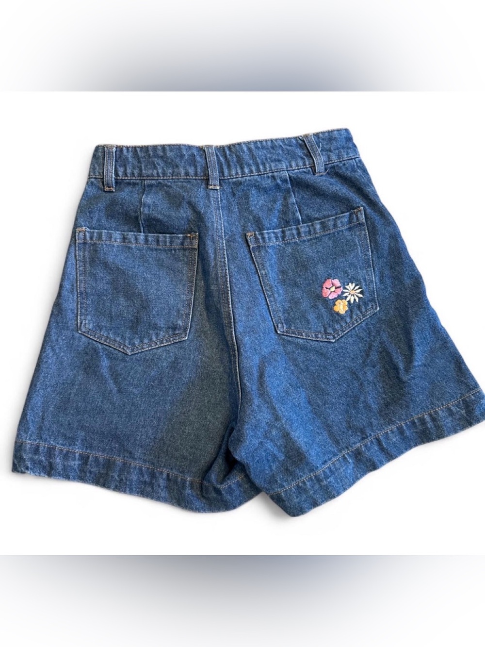 BNWT Princess Highway Daisy Emb Denim Short size 2 - Picture 4 of 4